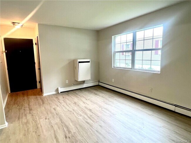 Building Photo - 13-19-19 Cole St