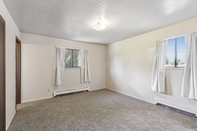 Building Photo - 1710 27th Ave