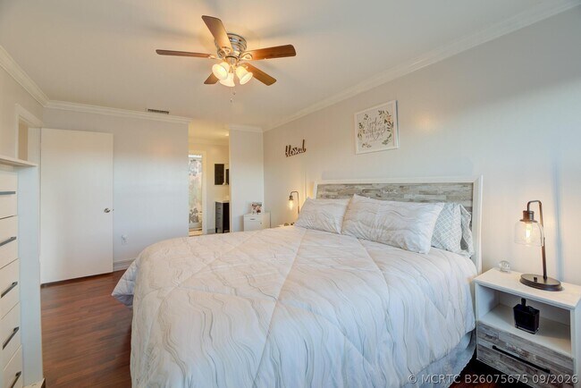 Building Photo - 6850 Royal Palm Blvd