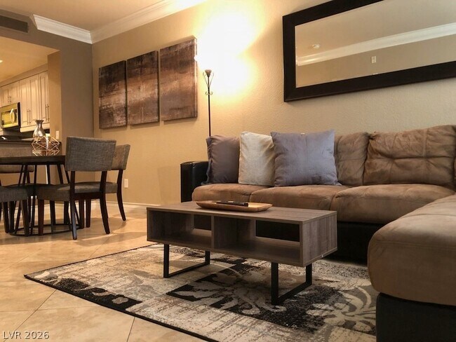 Building Photo - 220 E Flamingo Rd