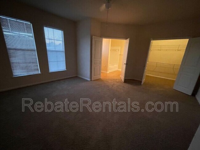 Building Photo - 8290 Gate Pkwy W