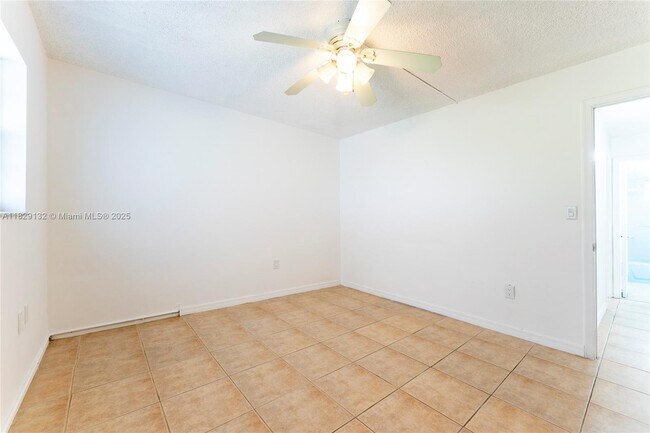 Building Photo - 3551 NE 169th St