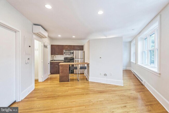 Building Photo - 5150 Ridge Ave