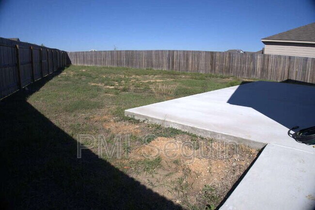 Building Photo - 809 Riviera Ct