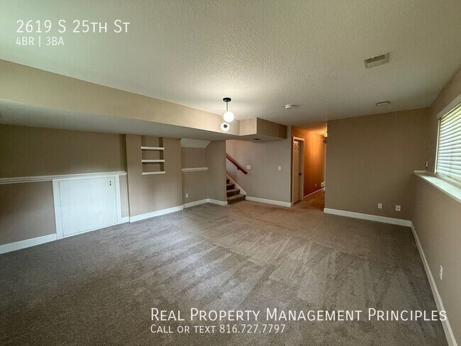 Building Photo - 2619 S 25th St