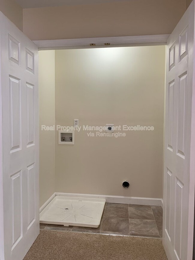 Building Photo - 5611 Sojourn Dr