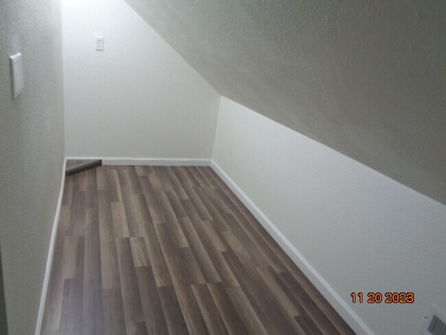 Building Photo - 720 Devonshire Ct