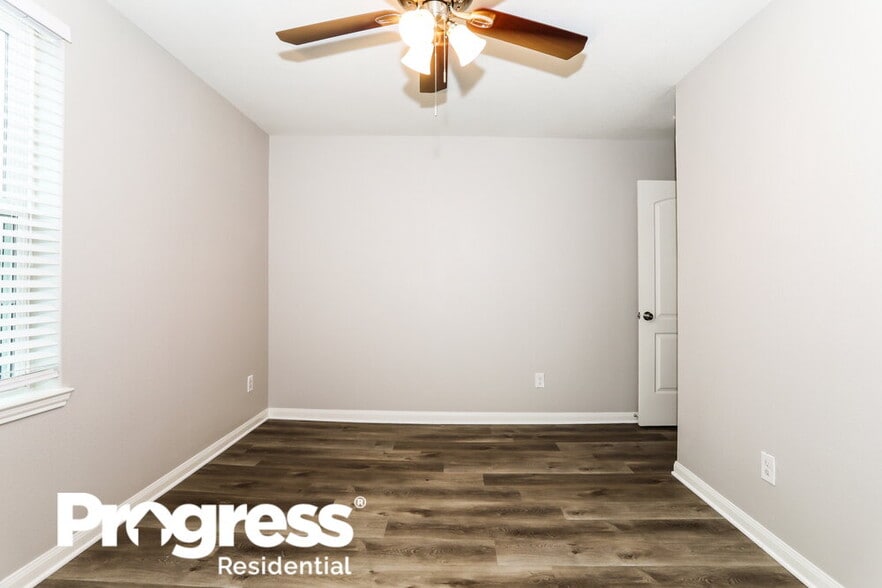 Building Photo - 12027 Fairquarter Ln