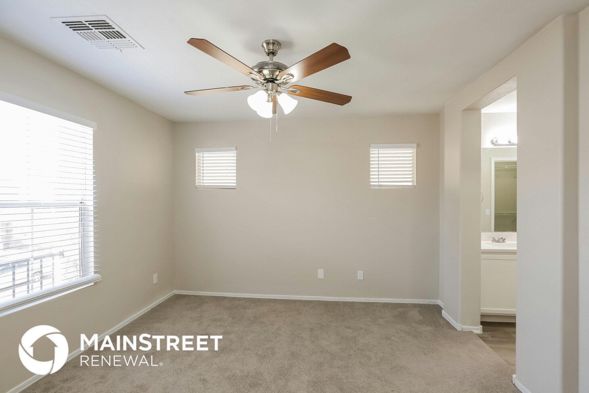 Building Photo - 1510 E Sonrisas St