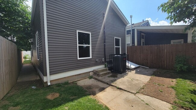 Building Photo - Your Dream Home In Shelby Park