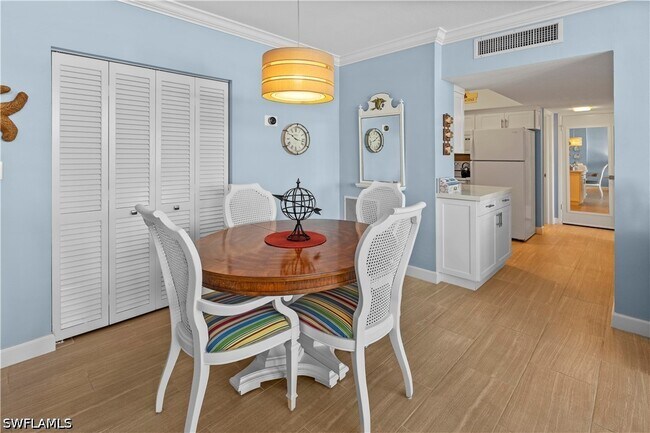 Building Photo - 240 Seaview Ct