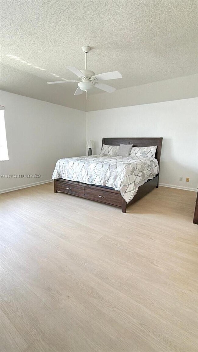 Building Photo - 11690 Briarwood Cir