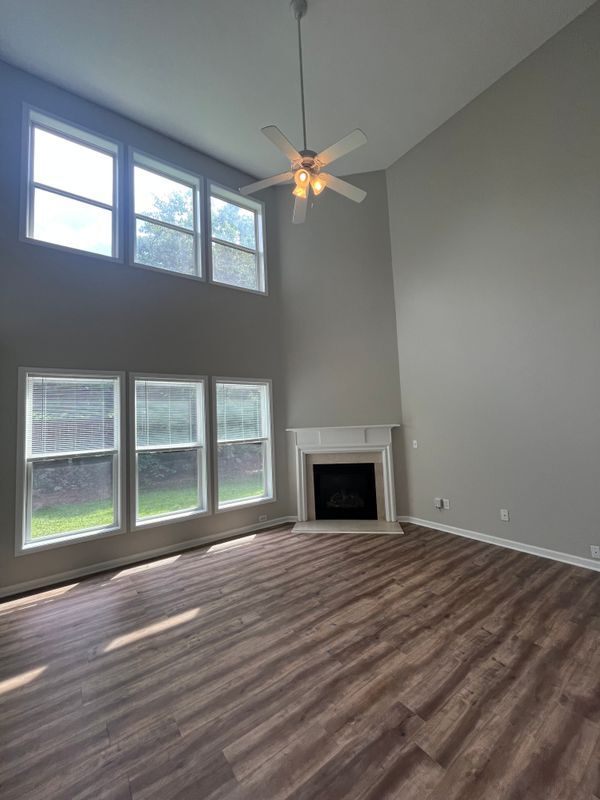 Building Photo - 2501 Southhaven Ln