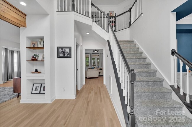 Building Photo - 15737 Agincourt Dr