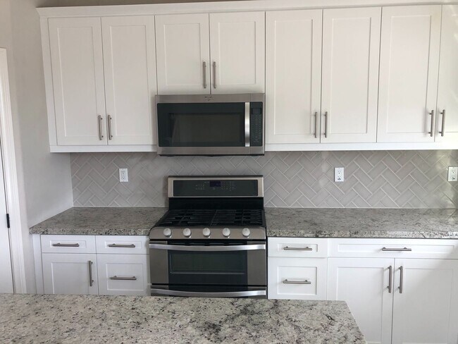 Building Photo - 16353 Veridian Cir