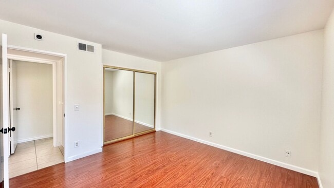 Building Photo - Lovely Downstairs, Entry Level Condo Unit with Garage and Private Yard Space in Downtown Fallbrook!