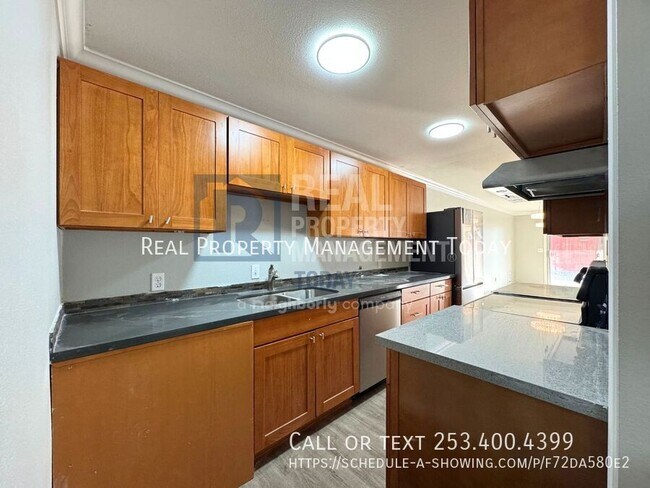 Building Photo - 1111 SW 148th St