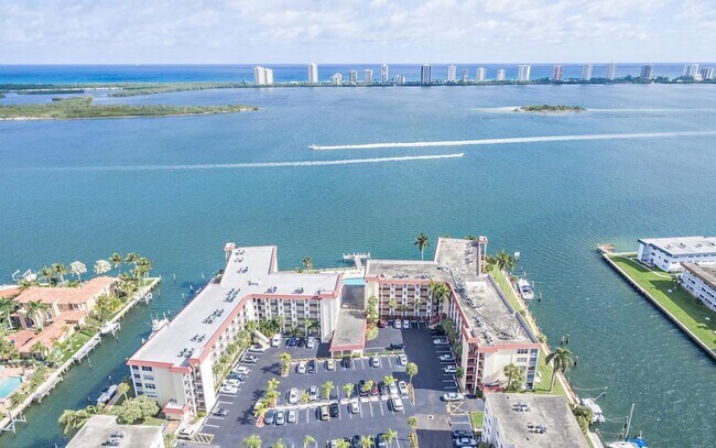 Building Photo - 105 Paradise Harbour Blvd