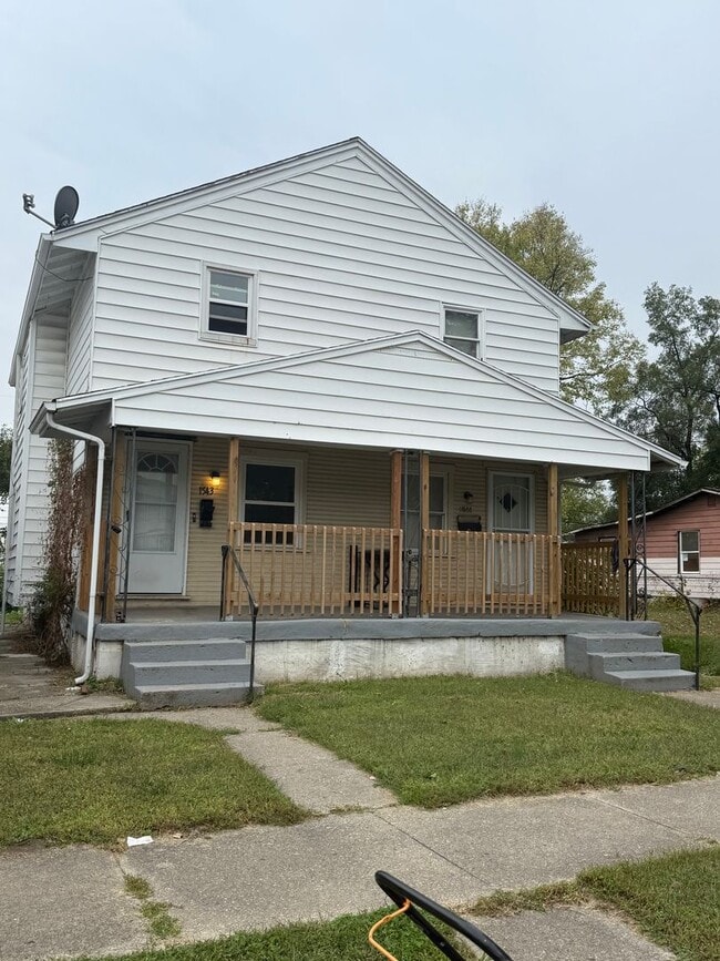 Primary Photo - 1541-1543 Dietzen Avenue