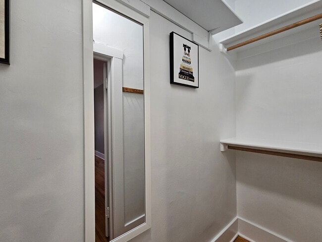 Building Photo - Stylish 3-Bed 2-Bath Home in West Colfax