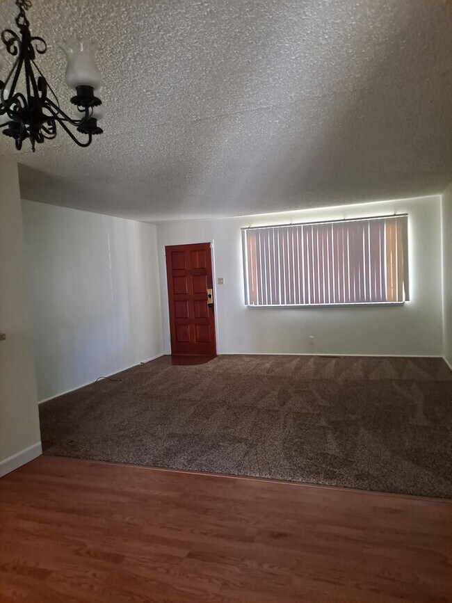 Building Photo - ALL PROSPECTIVE TENANTS MUST SUBMIT A $58 ...