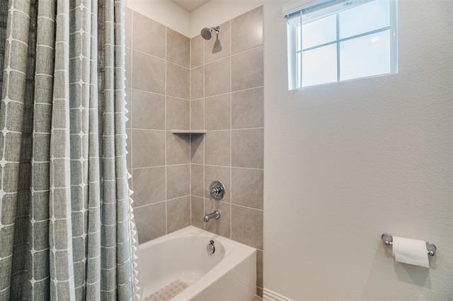 Building Photo - 2401 Linto St