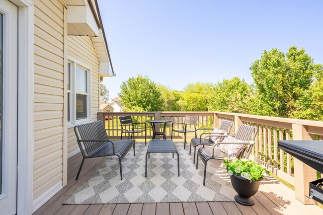 Building Photo - 18 Huntcliff Dr