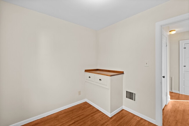 Building Photo - 1001 Woodsdale Ave