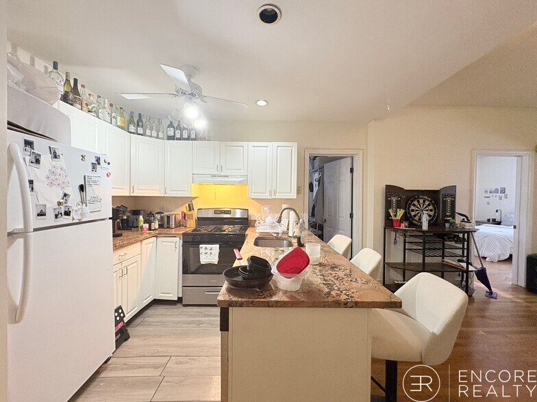 Building Photo - 153 Saint Paul St