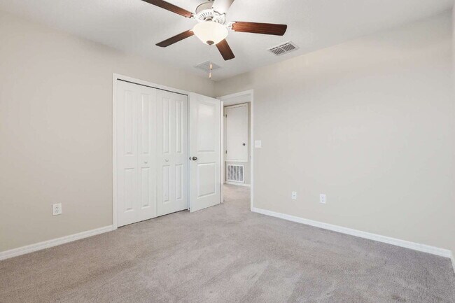 Building Photo - 7023 Samuel Ivy Dr