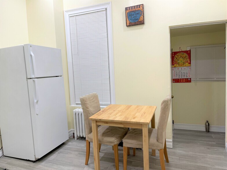 eat-in-kitchen - 14 Tonnele Ave