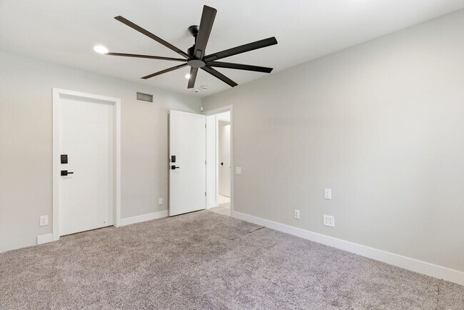 Building Photo - 4520 Park Cordero