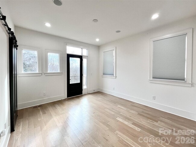 Building Photo - 614 West Blvd