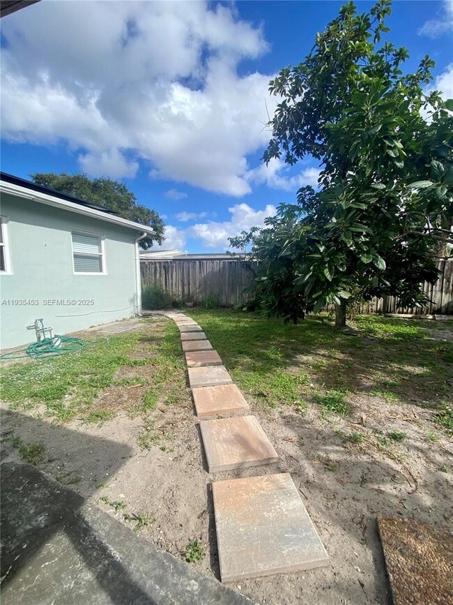 Building Photo - 6730 Cleveland St