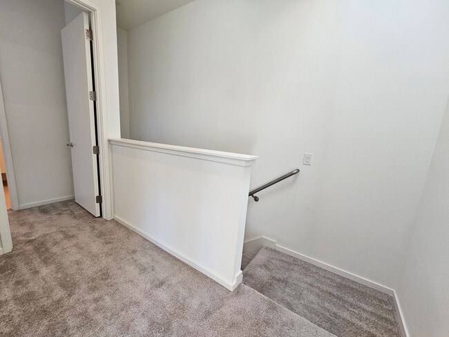 Building Photo - Minutes from Downtown, Uptown, Henderson, ...