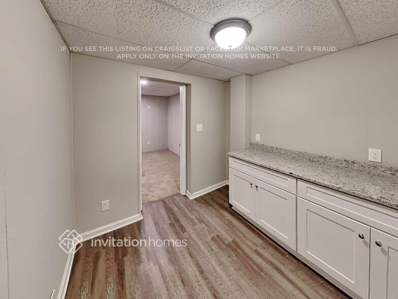 Building Photo - 232 Rustic Ridge Dr NE