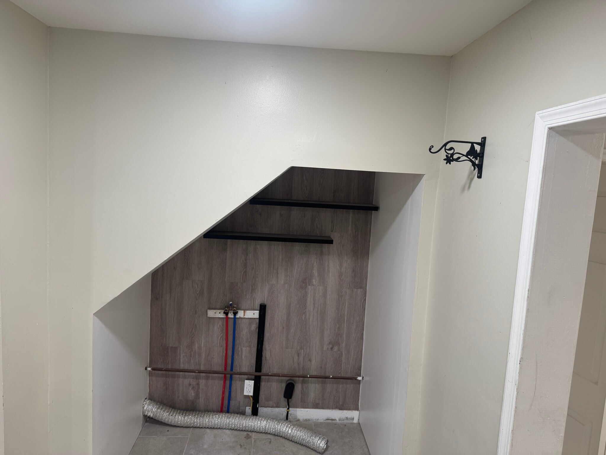Building Photo - 1048 Birkbeck St