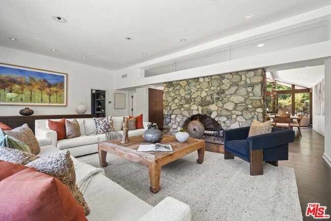 Building Photo - 3 Latimer Rd