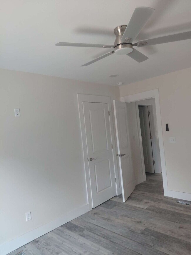 Building Photo - "Charming 2-Bed, 2-Bath Haven in Goose Creek – Your Ideal Retreat Awaits!"