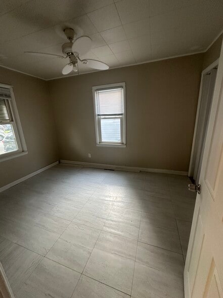 Building Photo - 2064 Reo Ave