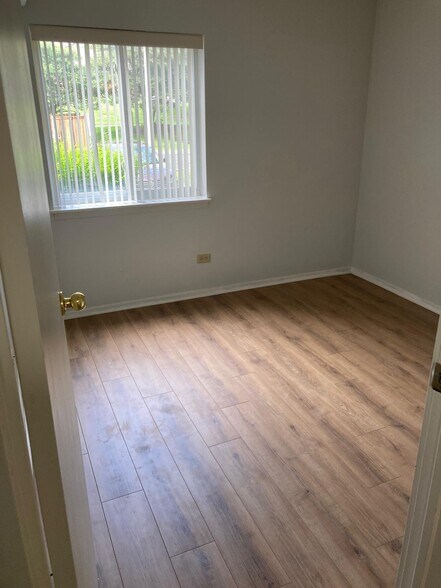 Building Photo - 929 Buccaneer Dr