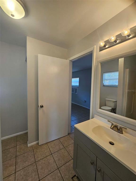 Building Photo - 2403 21st Ave W