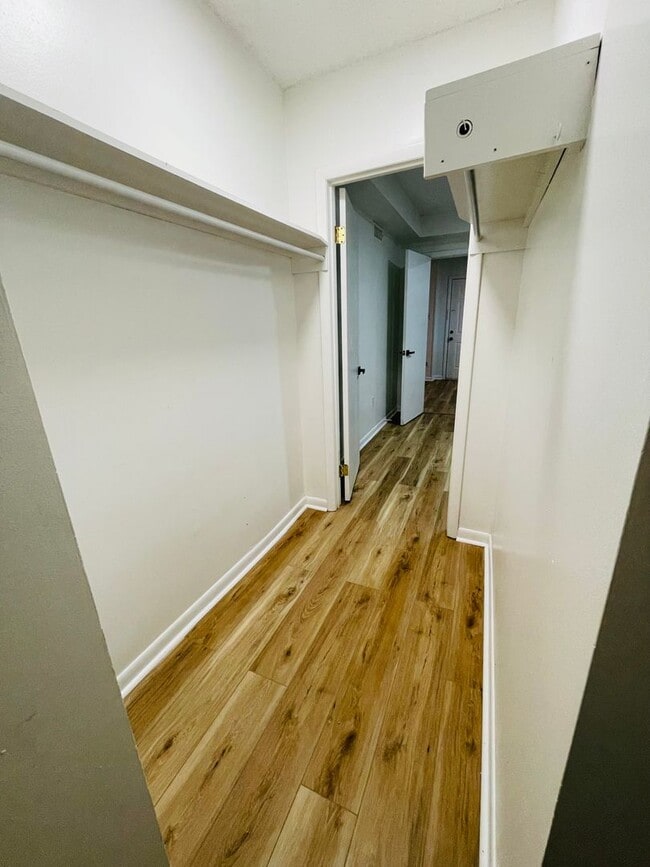 Building Photo - CROSS ST APARTMENTS