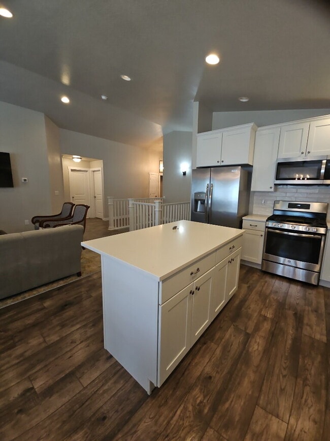 Building Photo - Charming East Provo Home with Scenic Views...