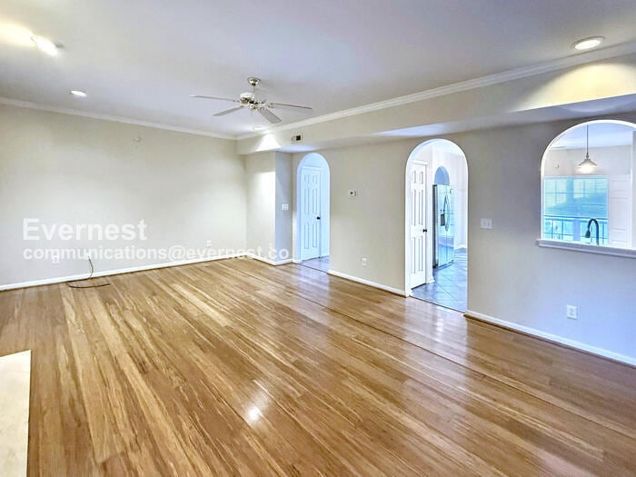 Building Photo - 607 Parkside Cir