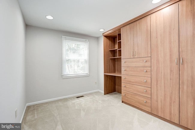 Building Photo - 8231 Goldstream Ct