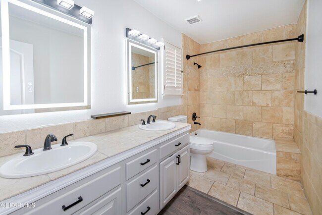 Building Photo - 6529 Jim De Groat Dr