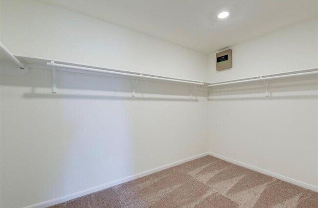 Building Photo - 4127 Mossy banks Ln