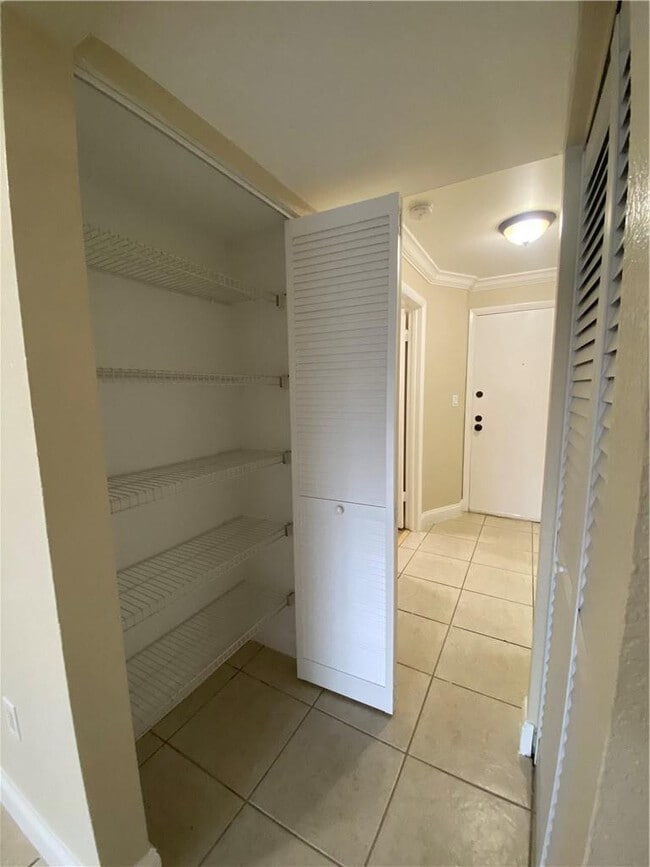 Building Photo - 4235 N University Dr