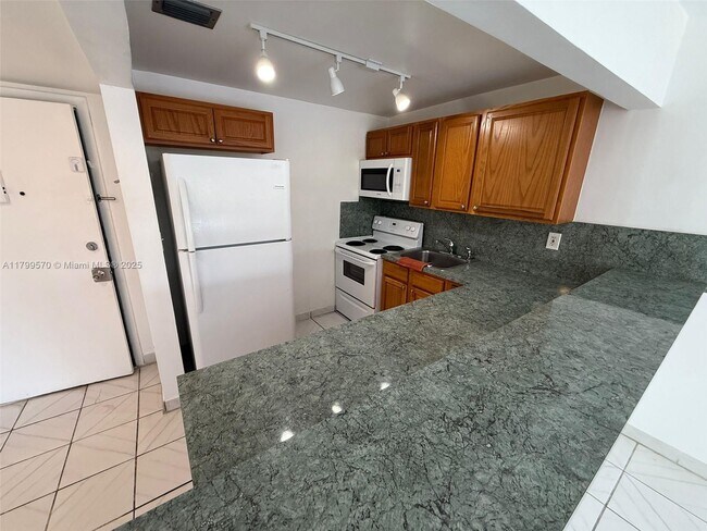 Building Photo - 17101 NW 57th Ave